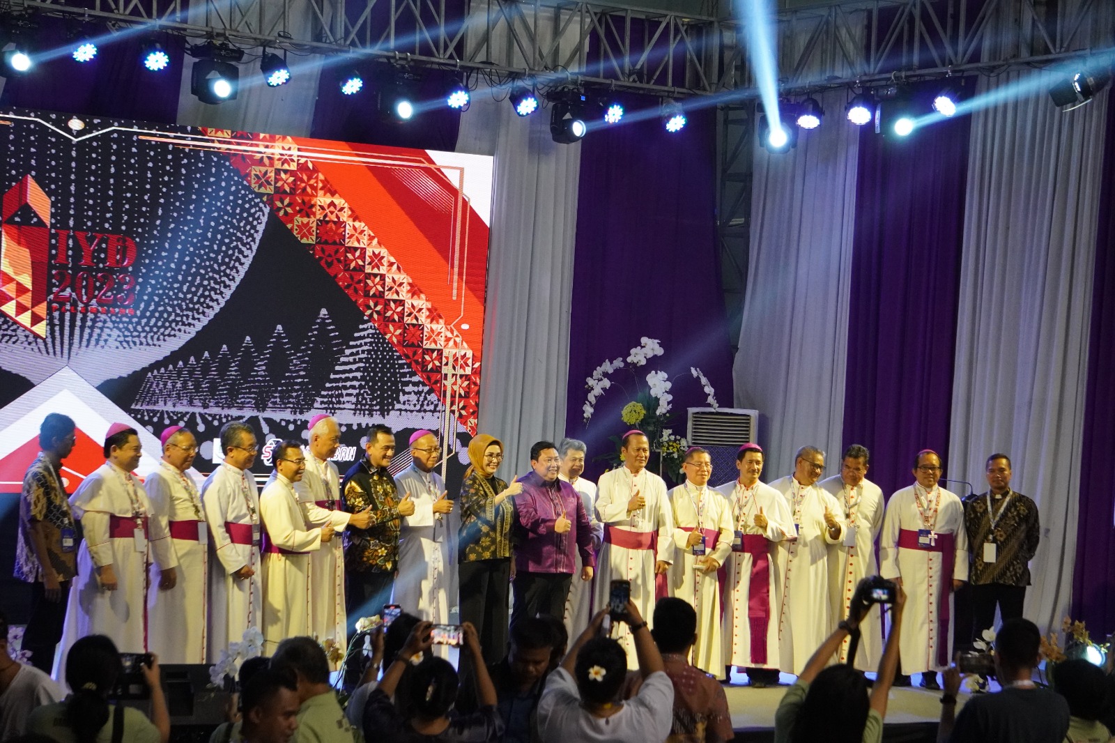 berita katolik, catholic, katolik IYD2023, Katolik, katolik indonesia, kisah inspiratif, Komunio Juni 2023, katekese, komsos kapal, palembang, komisi kepemudaan, youth day, jakabaring sport city